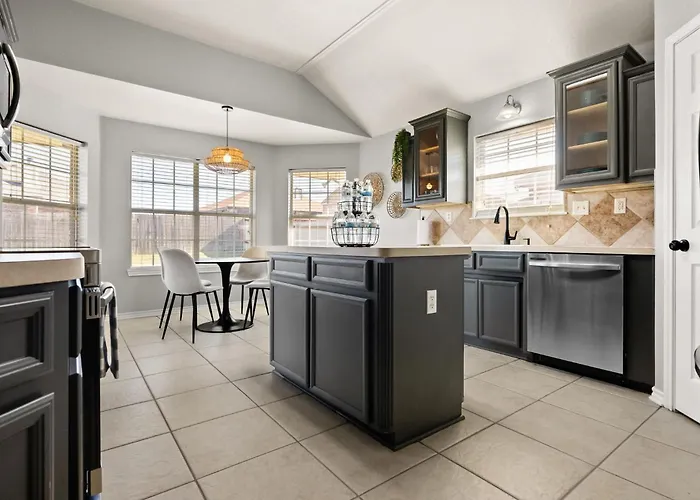 Holiday home Mtz Homes Modern Style 4 Bed Near Hood *