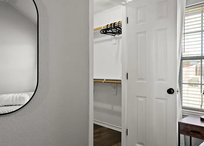 Mtz Homes Modern Style 4 Bed Near Hood Holiday home *
