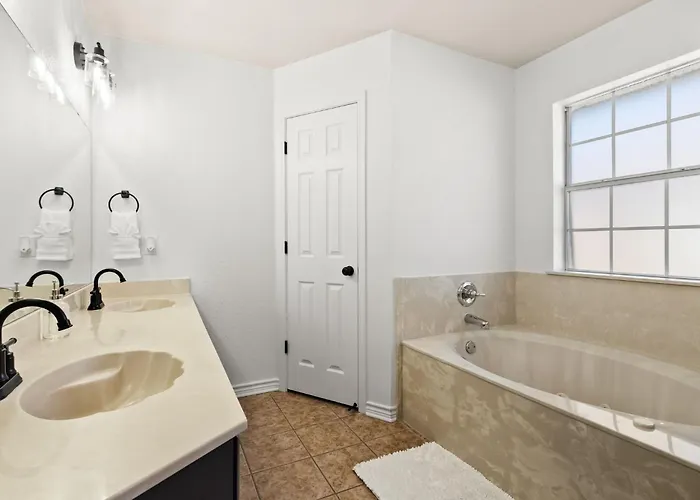 Holiday home Mtz Homes Modern Style 4 Bed Near Hood Killeen