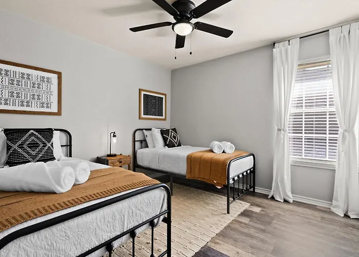 Mtz Homes Modern Style 4 Bed Near Hood Holiday home
