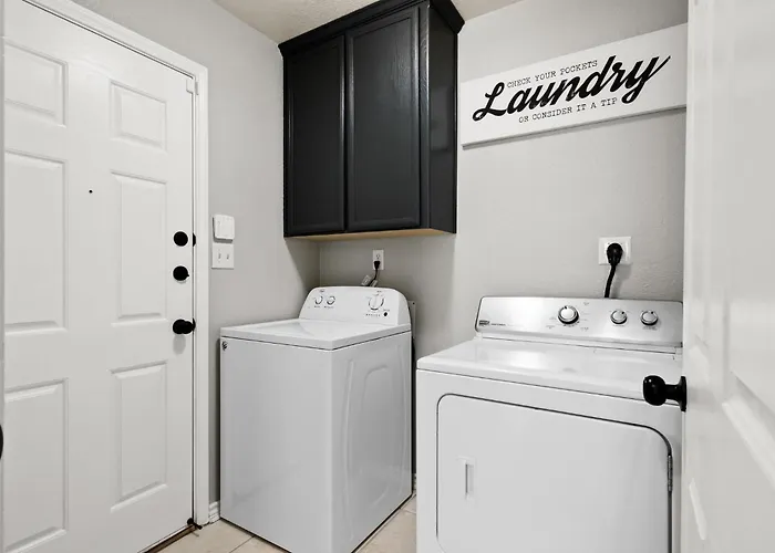 Mtz Homes Modern Style 4 Bed Near Hood *